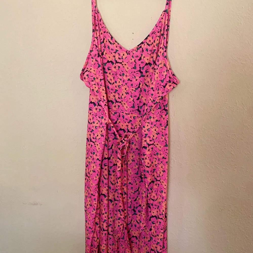 Boohoo Pink Sundress with Spaghetti Straps and V-Neck